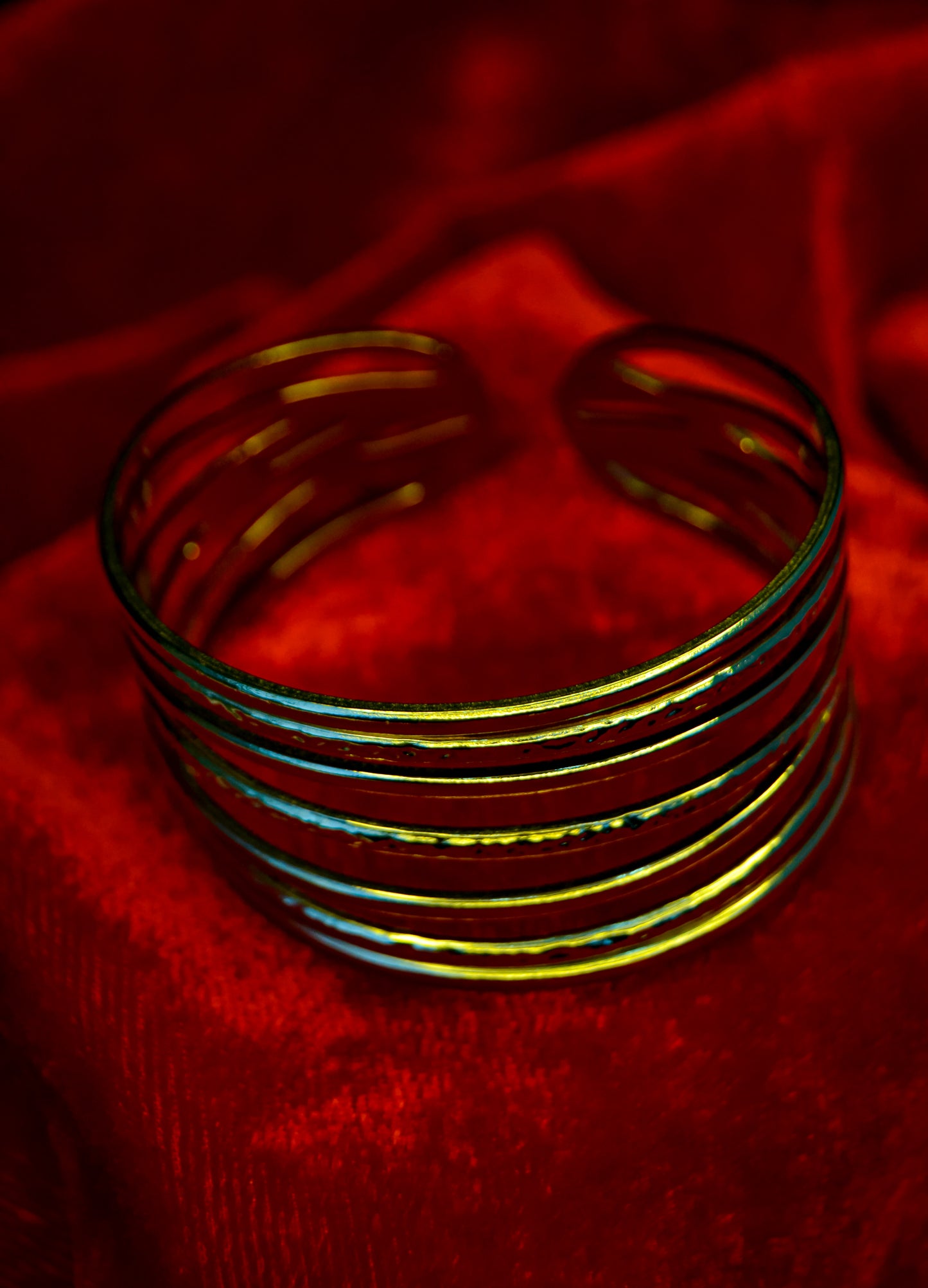 MULTI BANGELED ANTI TARNISH GOLDEN BRACELET