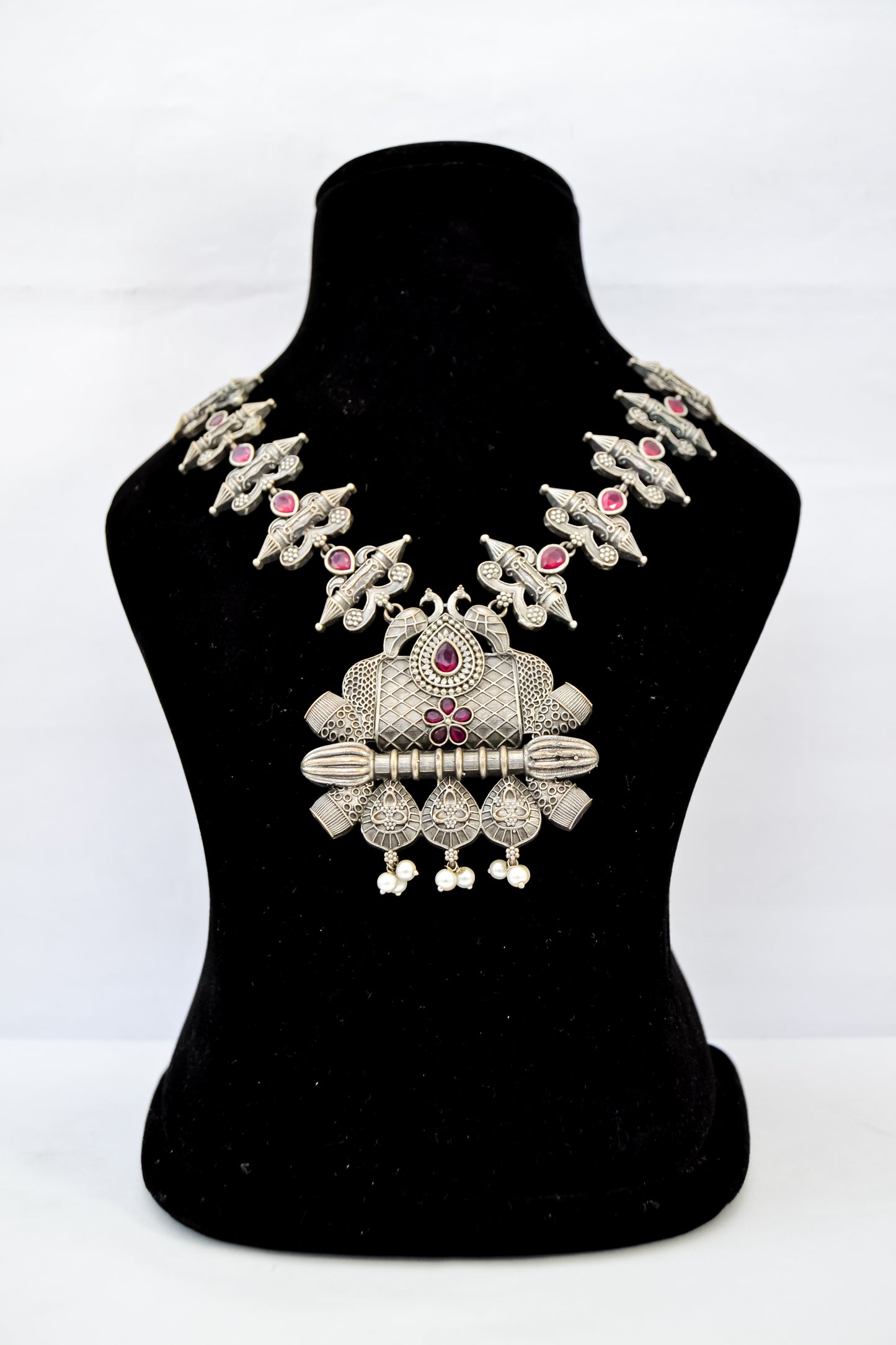 OXIDISED NECKLACE WITH PINK STONES