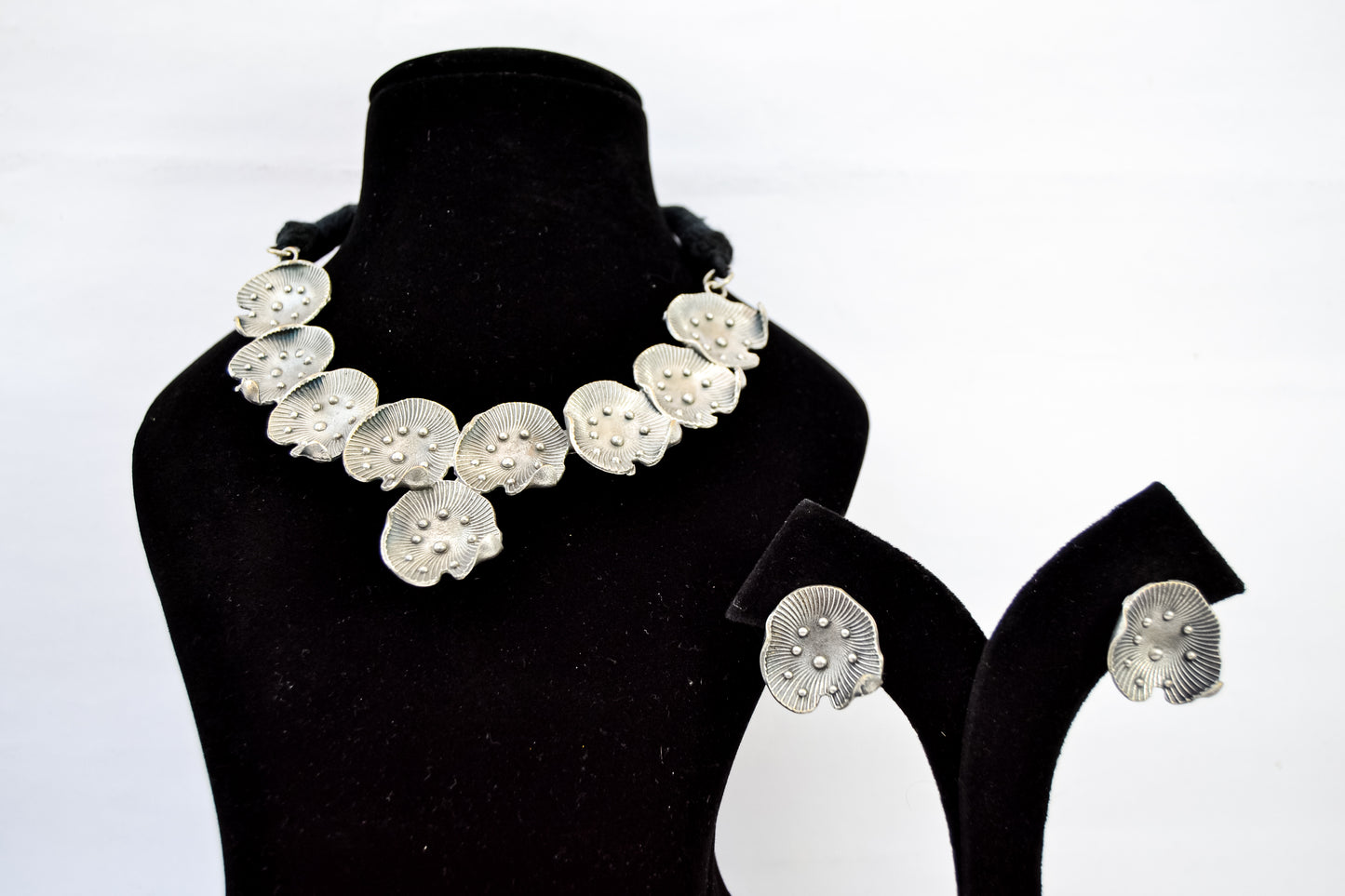 OXIDISED SHELL NECKLACE SET