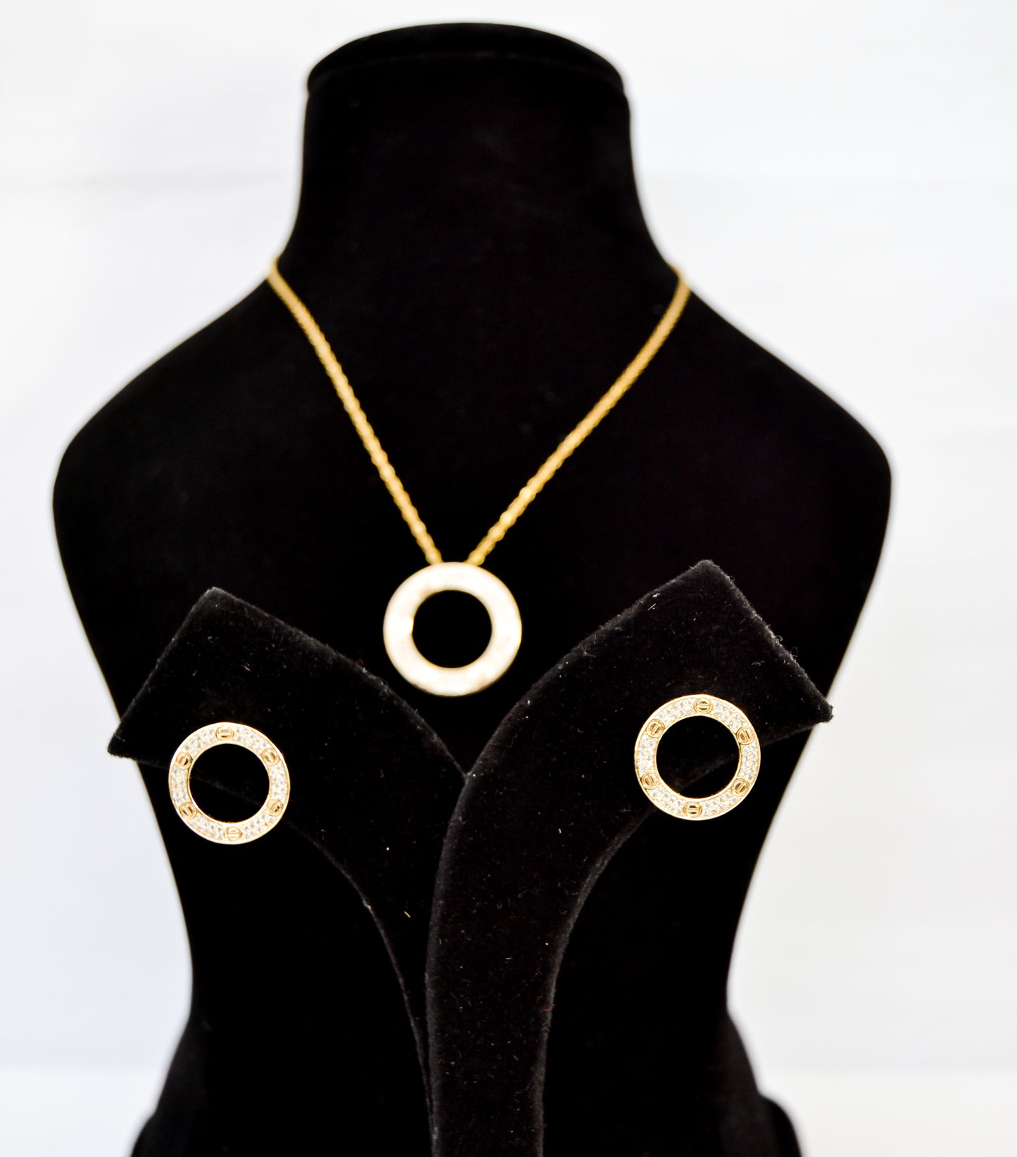 ANTI TARNISH CIRCULAR CHAIN PENDANT SET