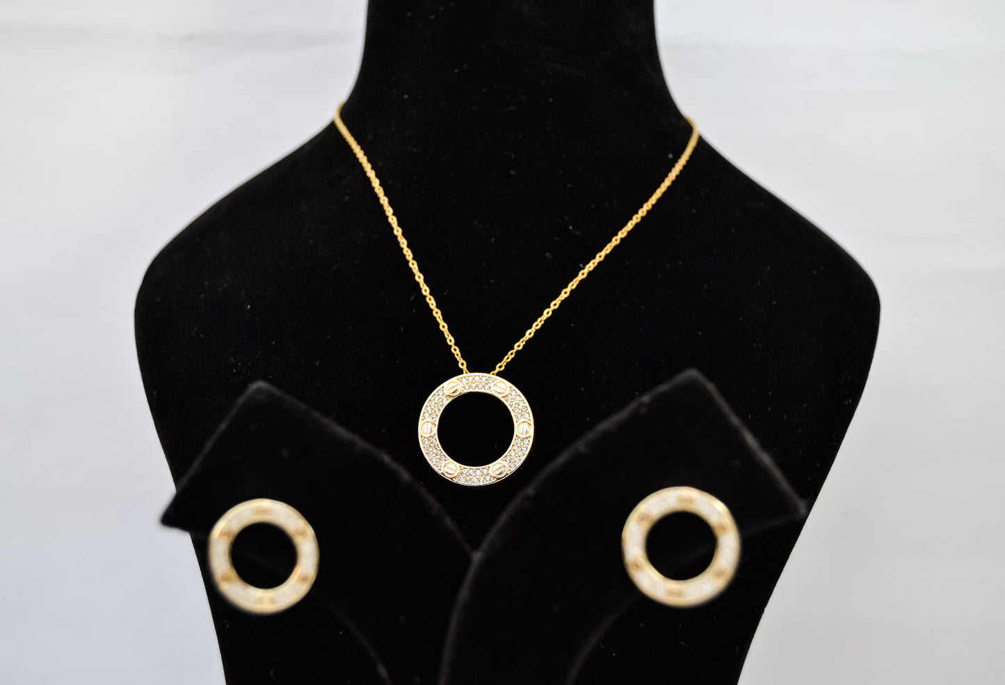 ANTI TARNISH CIRCULAR CHAIN PENDANT SET