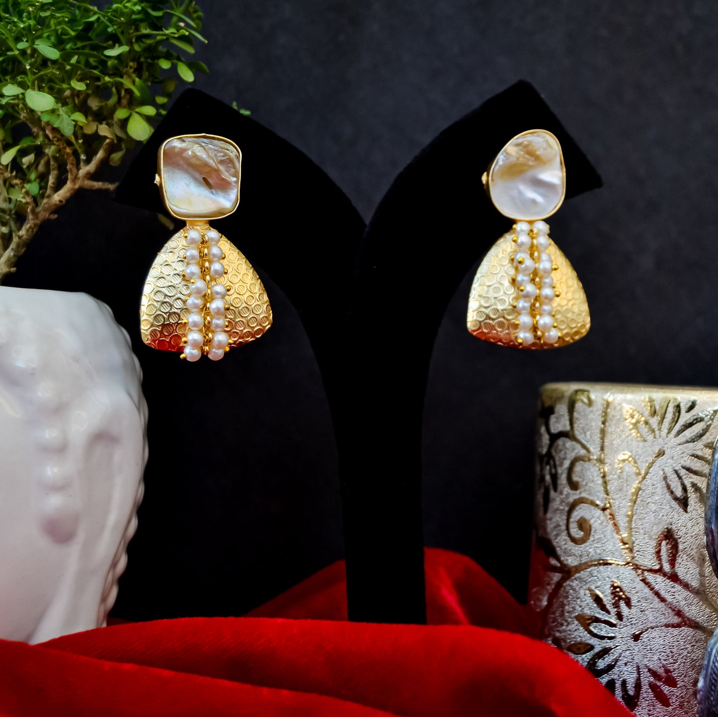 TRADITIONAL MOTHER OF PEARLS EARRINGS