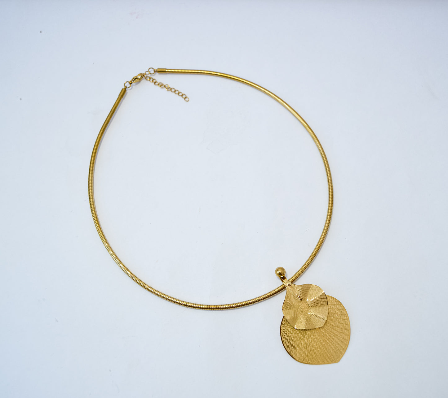 STATEMENT ANTI TARNISH LEAF CHOKER NECKLACE
