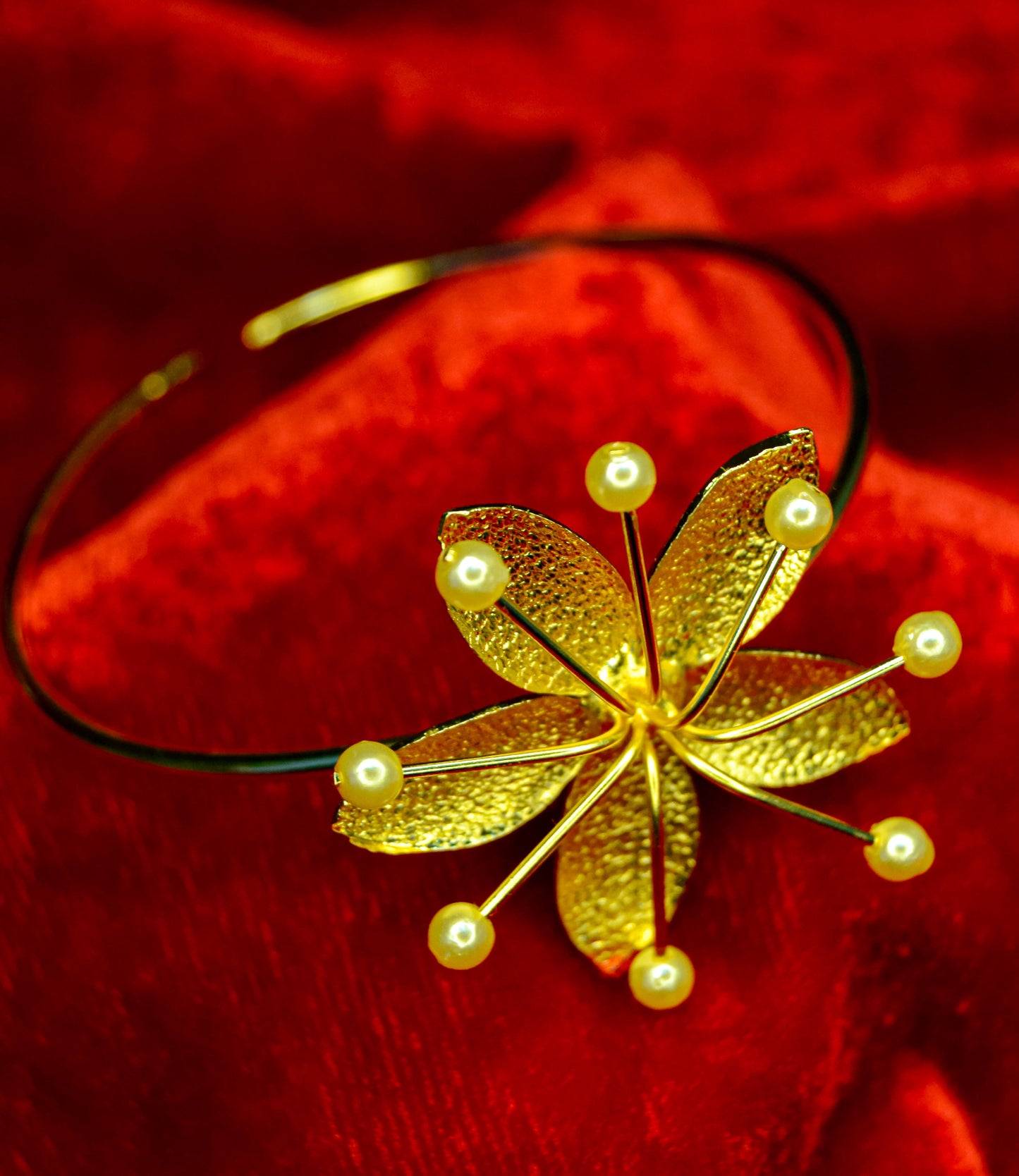 GOLDEN FLOWER BRACELET
