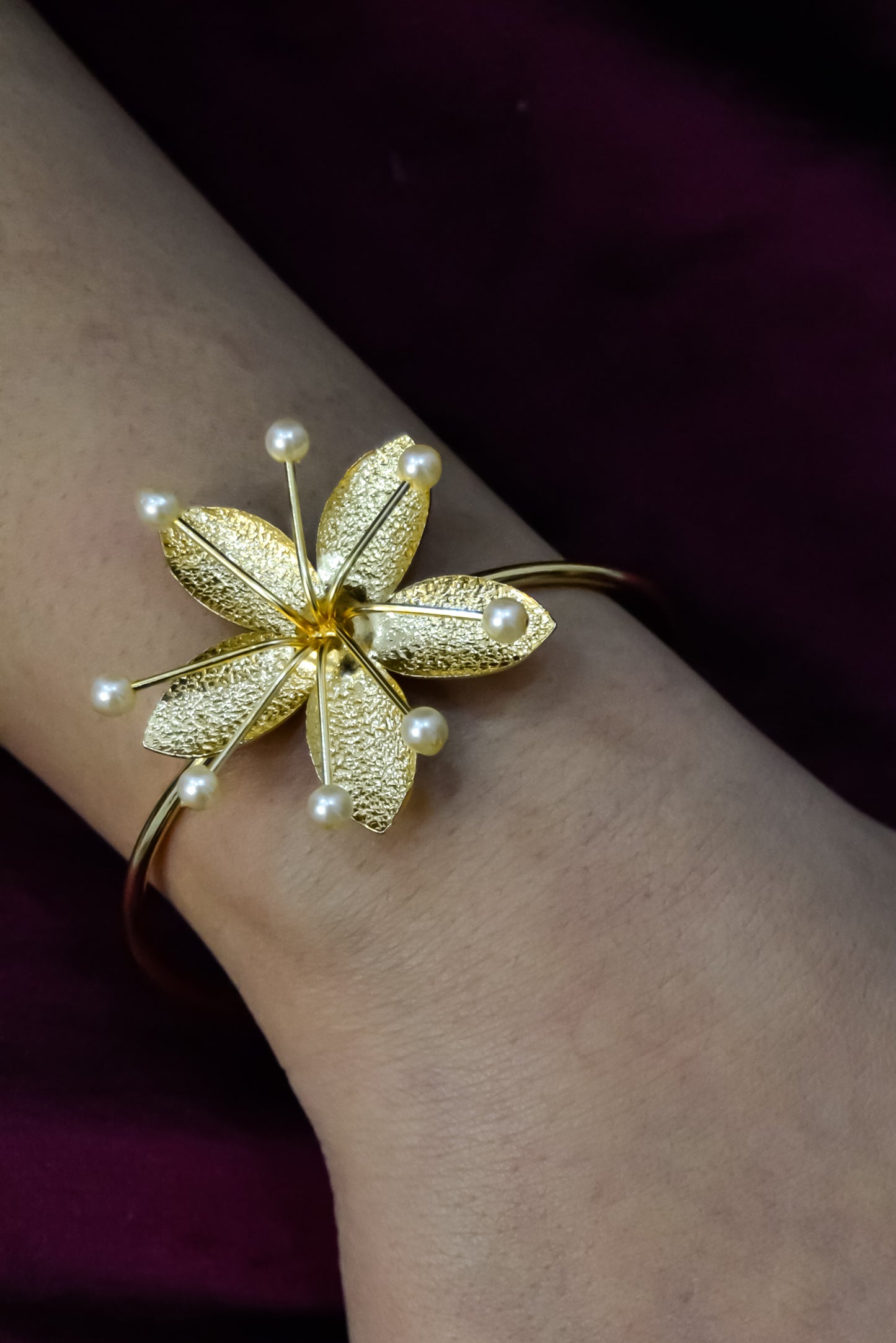 GOLDEN FLOWER BRACELET