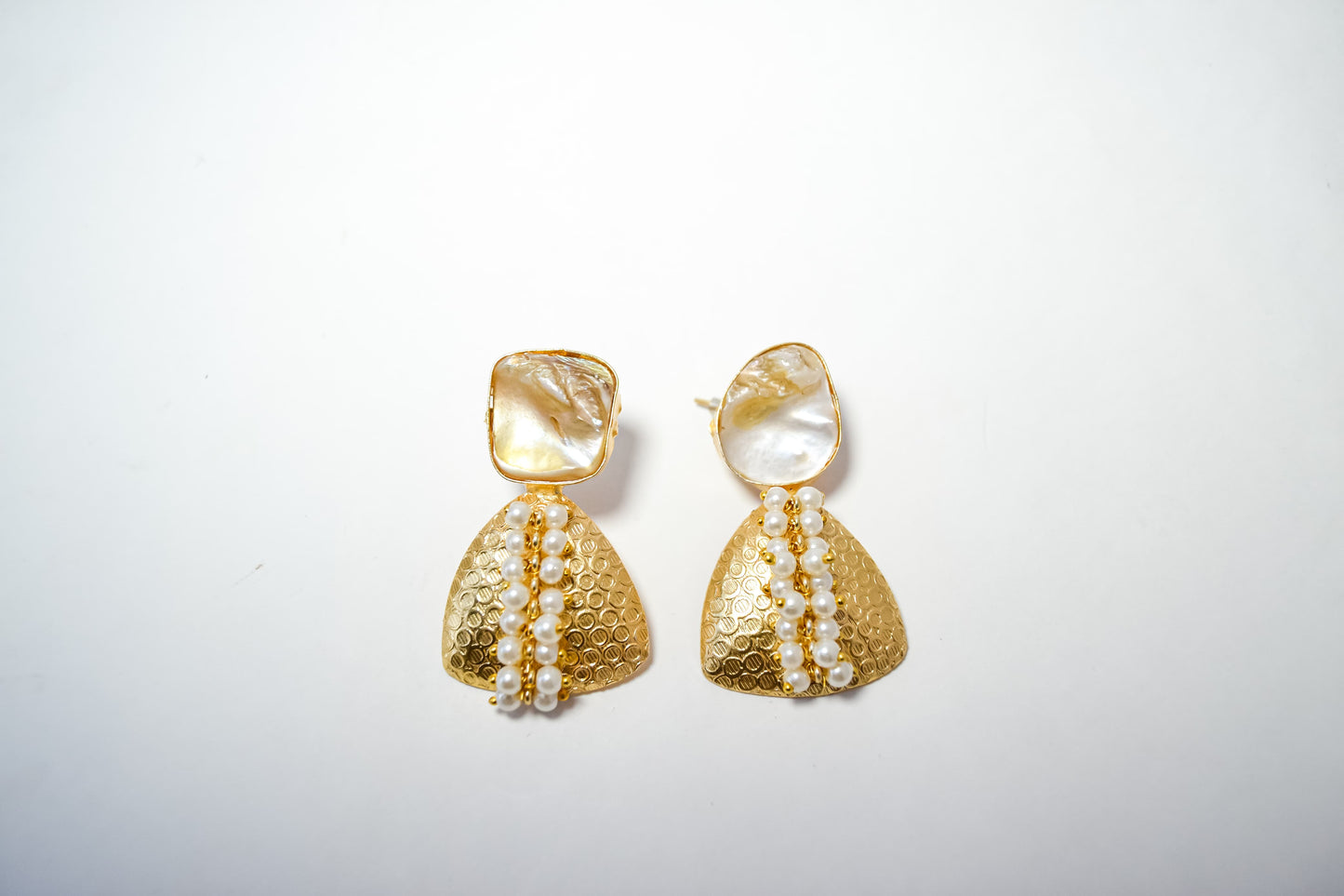 TRADITIONAL MOTHER OF PEARLS EARRINGS