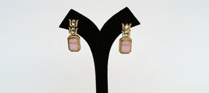 TRADITIONAL NECKLACE WITH PINK LOTUS DETAILS