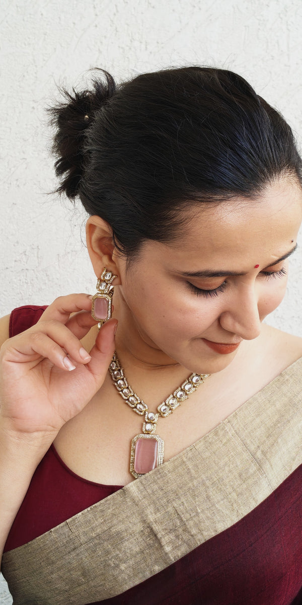 TRADITIONAL NECKLACE WITH PINK LOTUS DETAILS