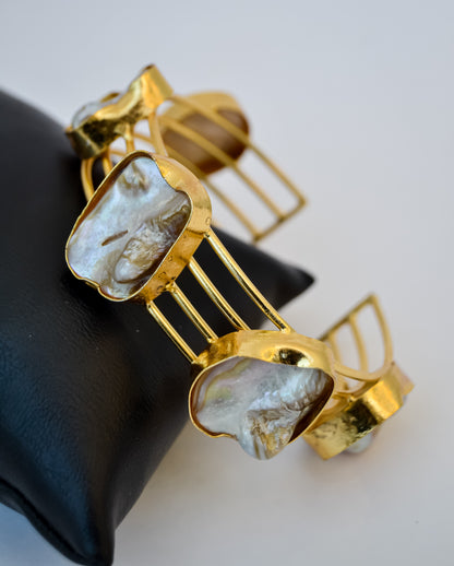 STATEMENT MOTHER OF PEARL BRACELET