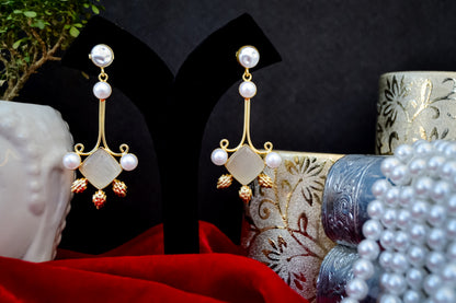 MODERN DANDLING EARRINGS WITH MONALISA STONE