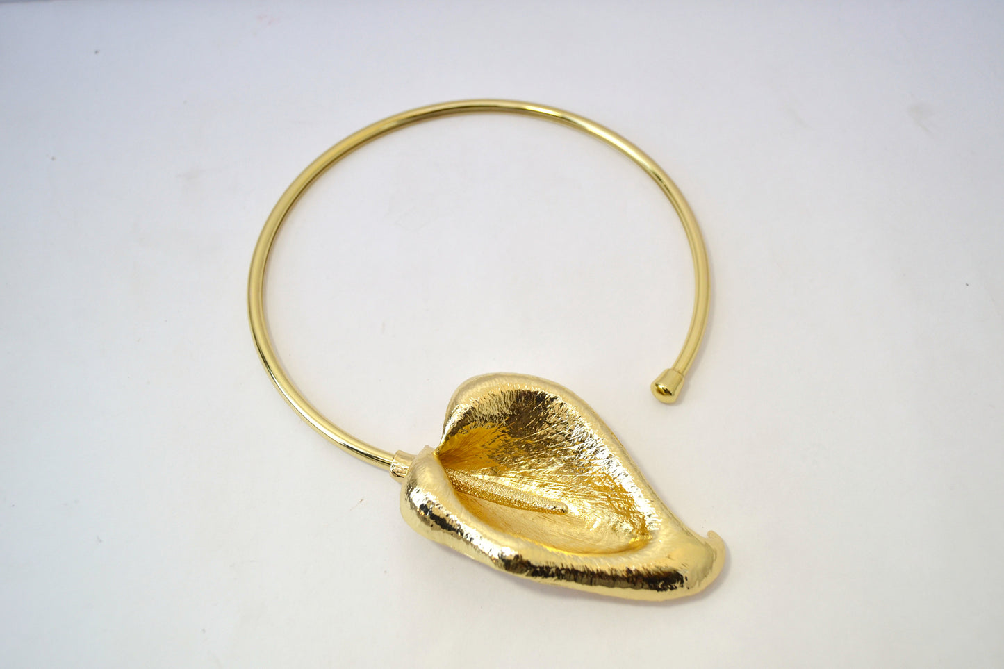 STATEMENT ANTI TARNISH TULIP CHOKER NECKLACE