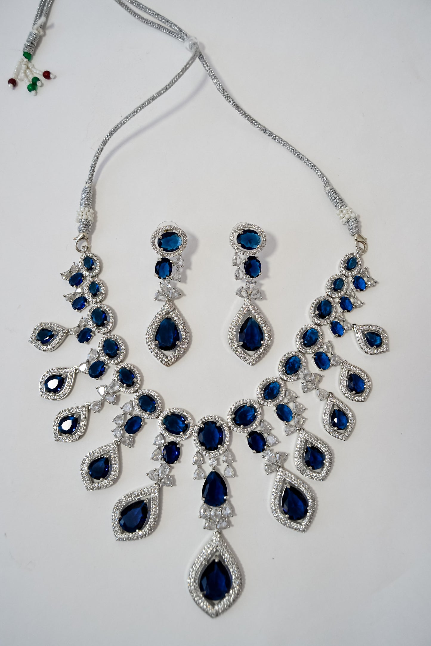 STATEMENT BLUE AD NECKLACE