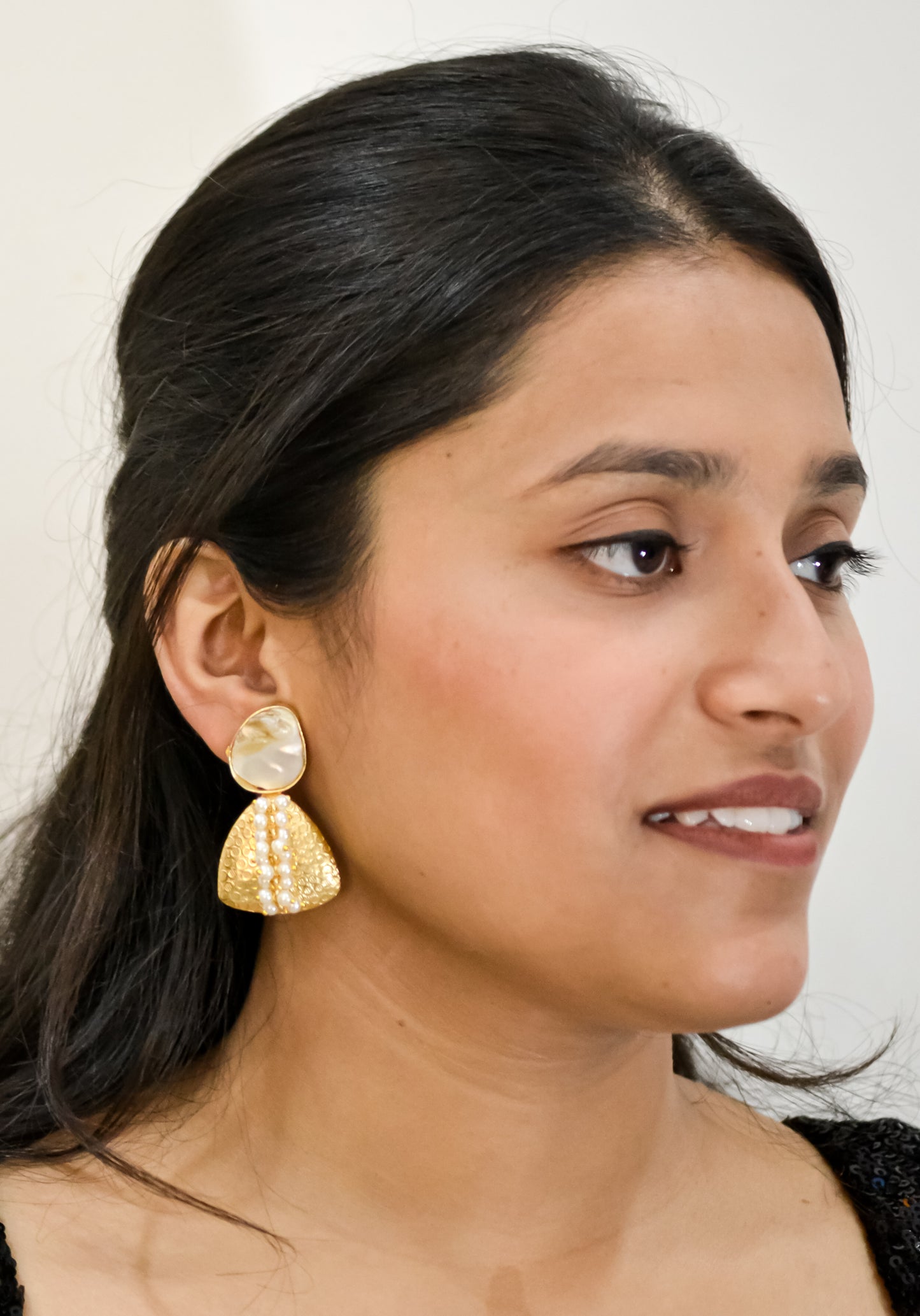 TRADITIONAL MOTHER OF PEARLS EARRINGS