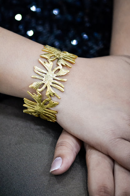 ANTI TARNISH GOLD PLATED FLORAL BRACELET