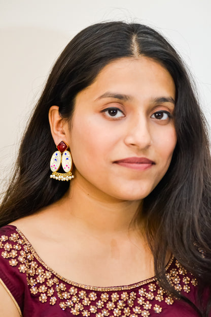 TRADITIONAL HANDPAINTED EARRINGS WITH MONALISA STONE