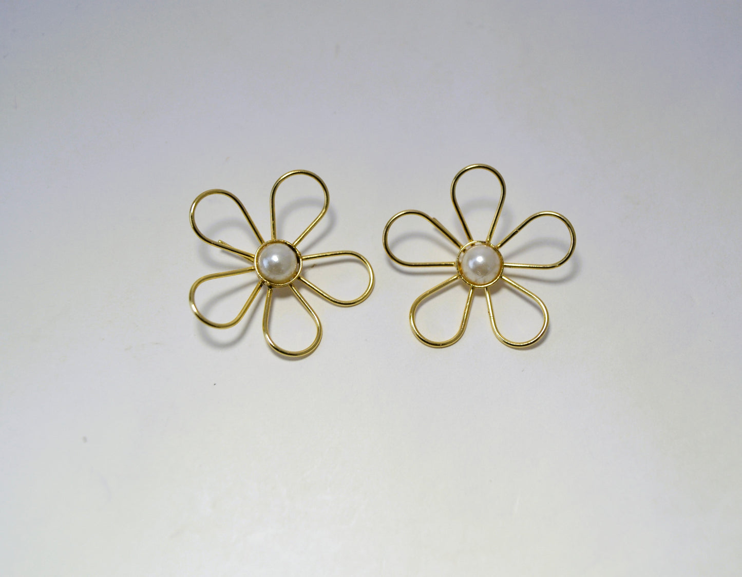 GOLDEN FLOWER EARRINGS