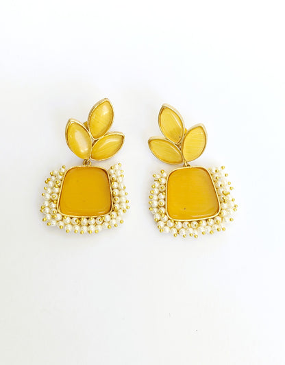 TRADITIONAL LEAF EARRINGS WITH YELLOW STONES
