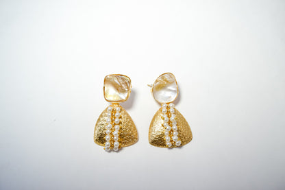 TRADITIONAL MOTHER OF PEARLS EARRINGS